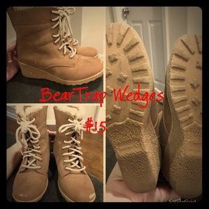 Girls youth Bear Trap wedged boots